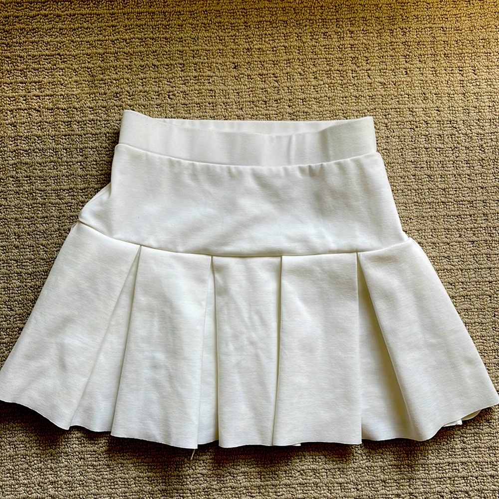Lioness white tennis skirt